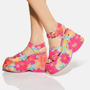 Dolls Kill Island Time Platform Sandals! Only been worn a couple times!